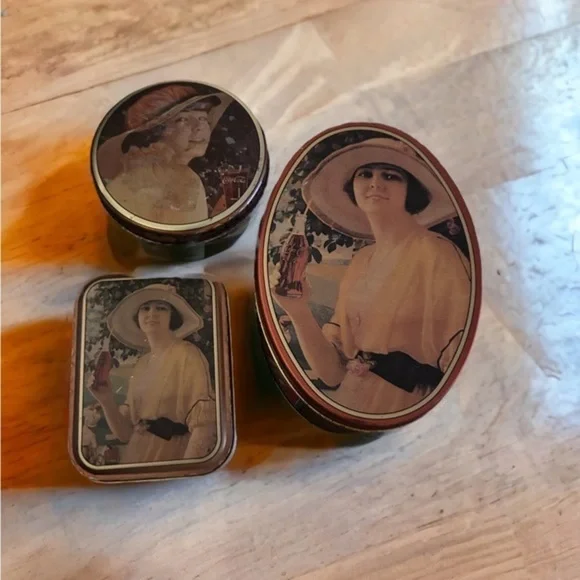 3‎ vintage Coca-Cola tins - Picture 4 of 4